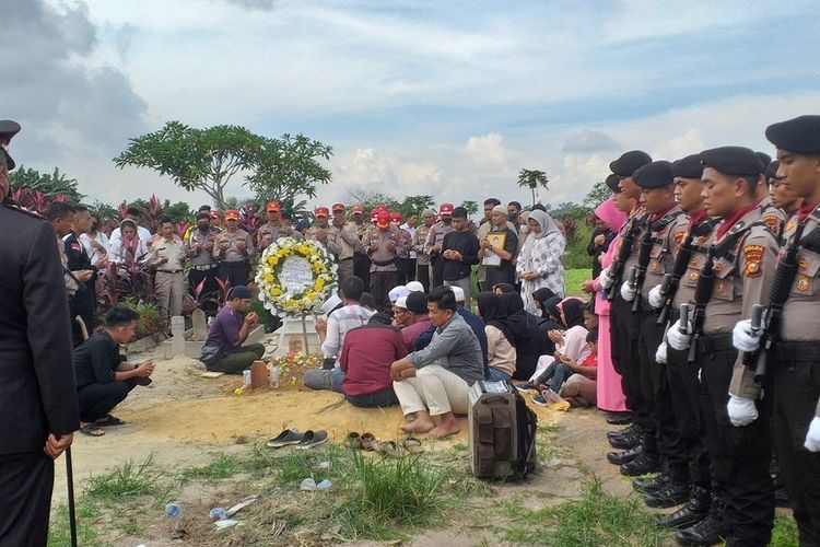 Terjadi di Riau, Polisi Tikam Polisi Hingga Tewas
